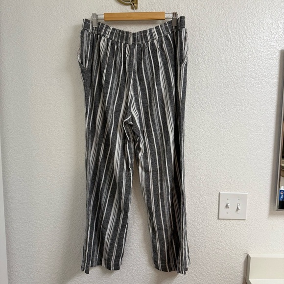Briggs Wide Leg Pull On High Rise Stripe Gray White Linen Blend Pants - Picture 2 of 4